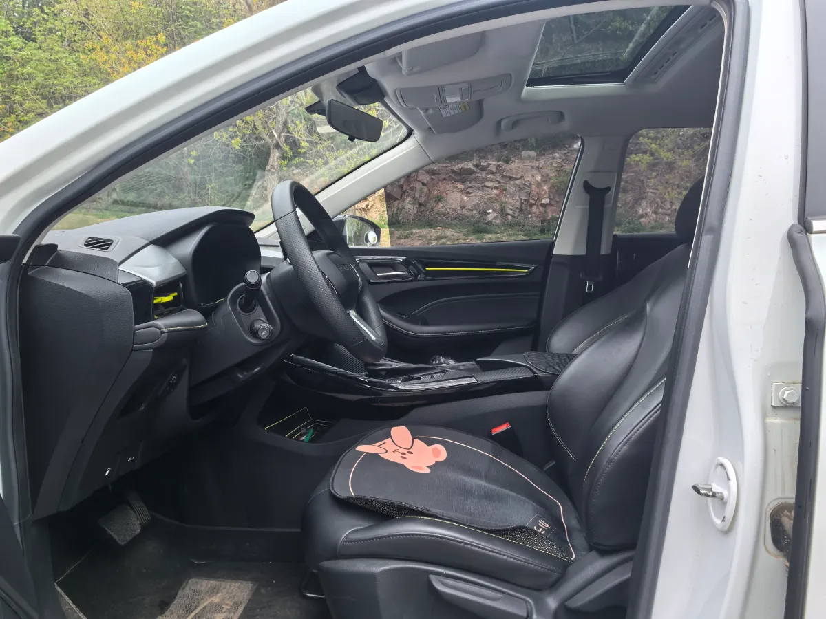 2021 Roewe i5 1.5L 120HP L4 CVT,autocango,china used car exporter,china ev exporter,chinese used car exporter,chinese used ev exporter