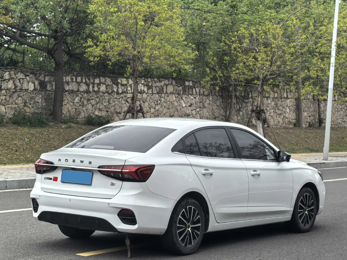 2021 Roewe i5 1.5L 120HP L4 CVT,autocango,china used car exporter,china ev exporter,chinese used car exporter,chinese used ev exporter