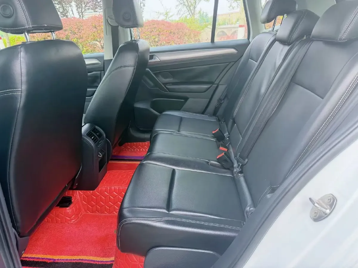 2018 Volkswagen Golf Sportsvan 1.6L 110HP L4 6AT,autocango,china used car exporter,china ev exporter,chinese used car exporter,chinese used ev exporter