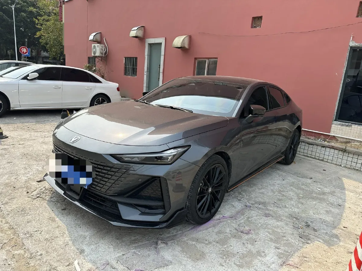 2023 ChangAn UNI-V 1.5T 188HP L4 7DCT,autocango,china used car exporter,china ev exporter,chinese used car exporter,chinese used ev exporter