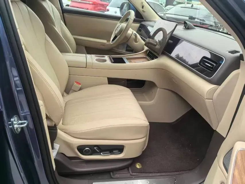 2026 AITO AITO M7 REEV 160HP REEV,autocango,china used car exporter,china ev exporter,chinese used car exporter,chinese used ev exporter