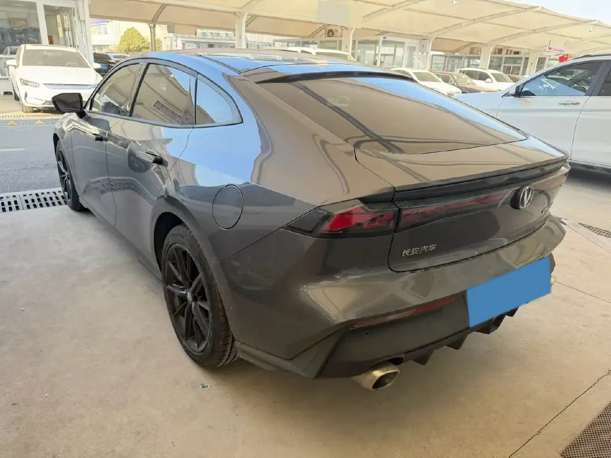 2022 ChangAn UNI-V 1.5T 188HP L4 7DCT,autocango,china used car exporter,china ev exporter,chinese used car exporter,chinese used ev exporter