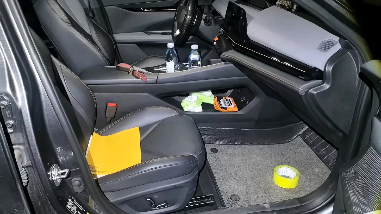 2022 ChangAn UNI-V 1.5T 188HP L4 7DCT,autocango,china used car exporter,china ev exporter,chinese used car exporter,chinese used ev exporter