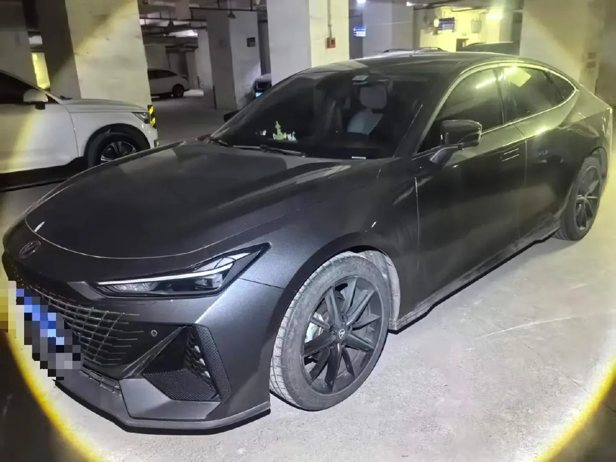 2022 ChangAn UNI-V 1.5T 188HP L4 7DCT,autocango,china used car exporter,china ev exporter,chinese used car exporter,chinese used ev exporter