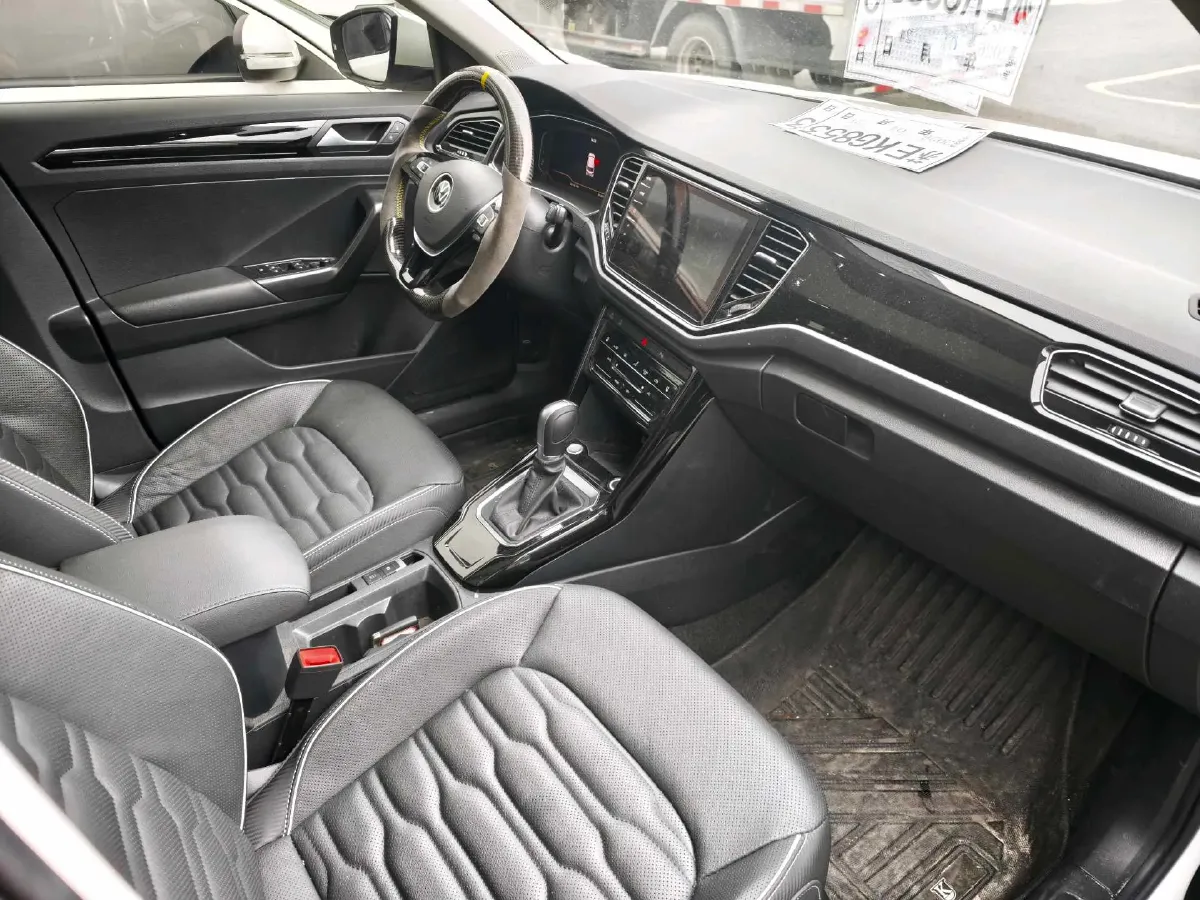 2022 Volkswagen T-Roc 1.4T 150HP L4 7DCT,autocango,china used car exporter,china ev exporter,chinese used car exporter,chinese used ev exporter