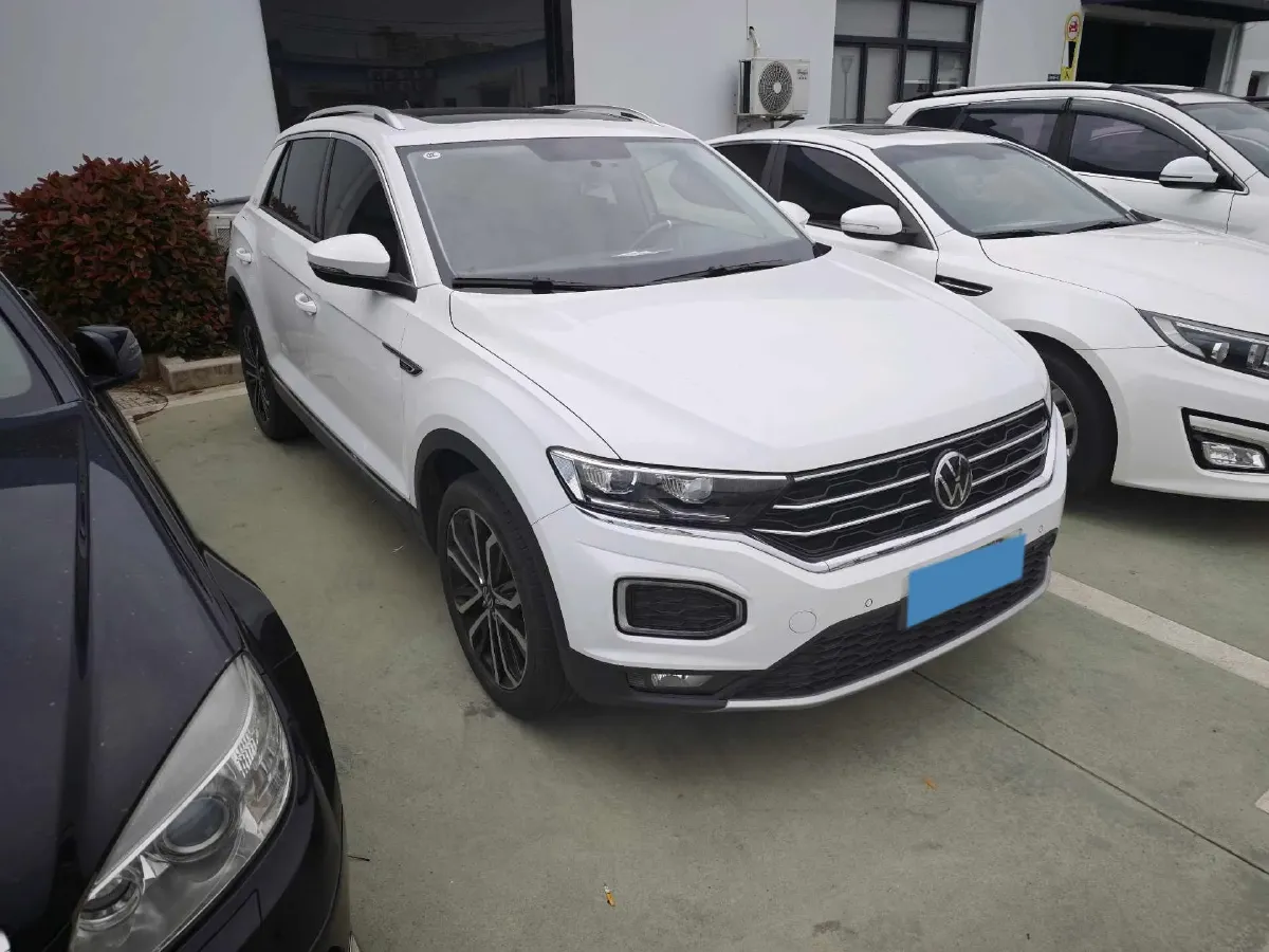 2022 Volkswagen T-Roc 1.4T 150HP L4 7DCT,autocango,china used car exporter,china ev exporter,chinese used car exporter,chinese used ev exporter