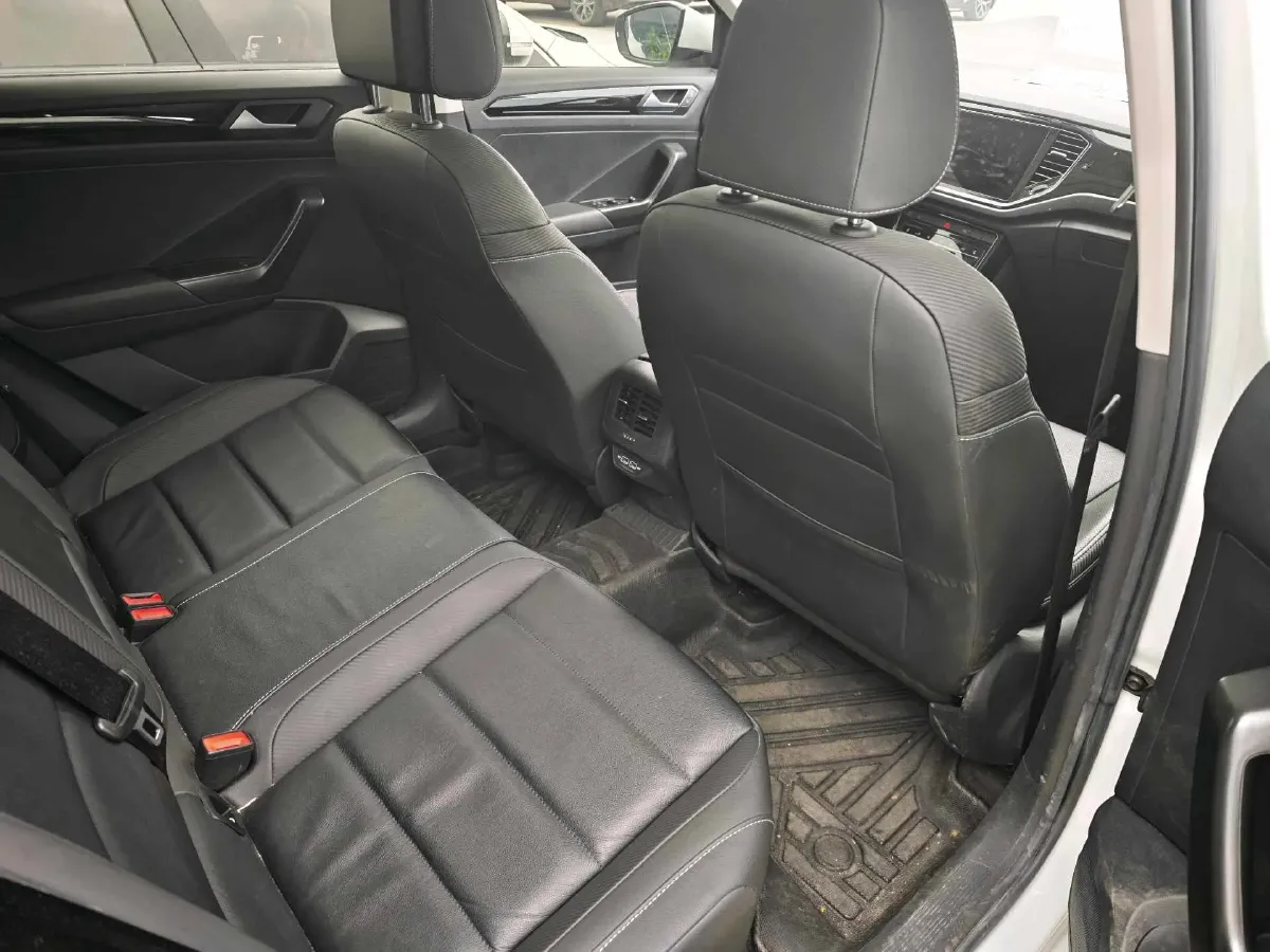 2022 Volkswagen T-Roc 1.4T 150HP L4 7DCT,autocango,china used car exporter,china ev exporter,chinese used car exporter,chinese used ev exporter