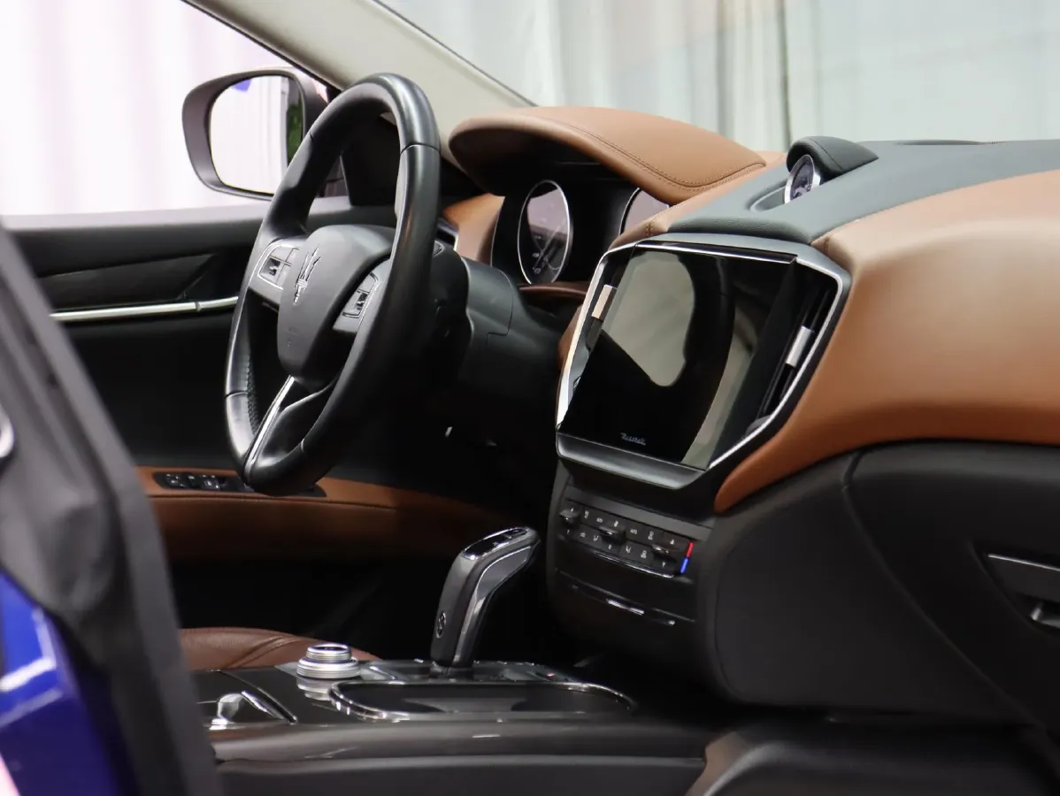 2021 Maserati Ghibli 3.0T 350HP V6 8AT,autocango,china used car exporter,china ev exporter,chinese used car exporter,chinese used ev exporter