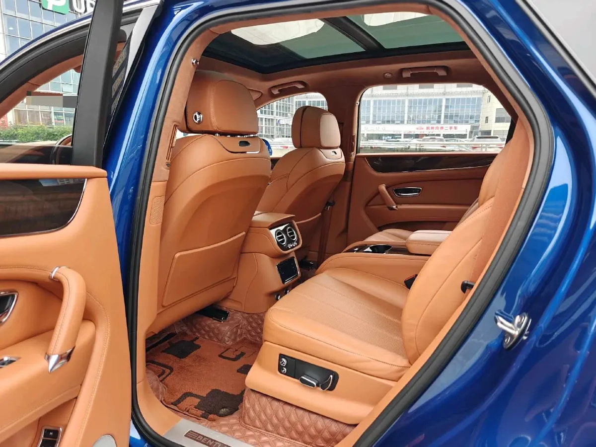 2018 Bentley Bentayga 4.0T 550HP V8 8AT,autocango,china used car exporter,china ev exporter,chinese used car exporter,chinese used ev exporter