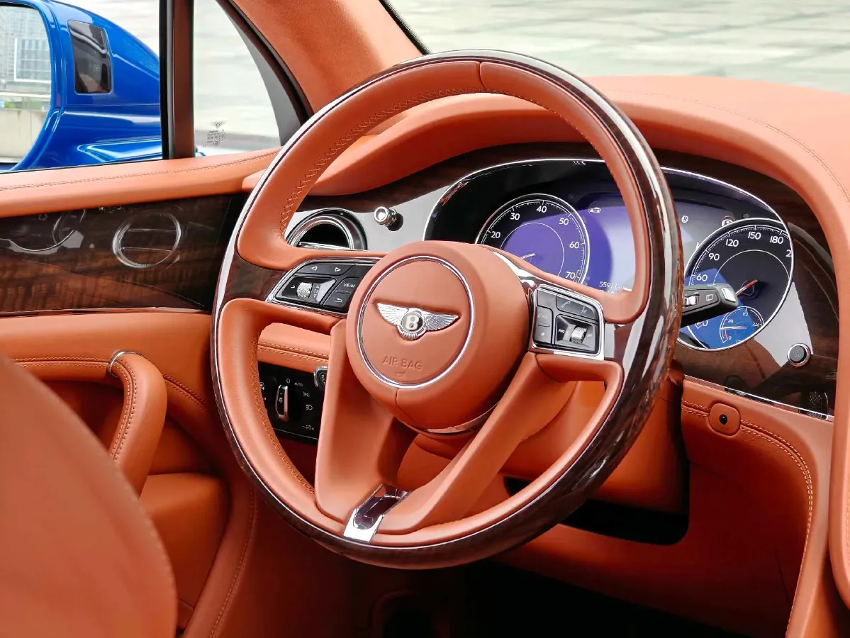 2018 Bentley Bentayga 4.0T 550HP V8 8AT,autocango,china used car exporter,china ev exporter,chinese used car exporter,chinese used ev exporter