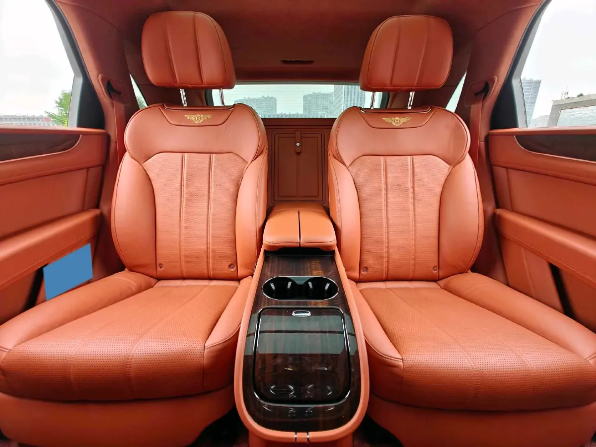 2018 Bentley Bentayga 4.0T 550HP V8 8AT,autocango,china used car exporter,china ev exporter,chinese used car exporter,chinese used ev exporter