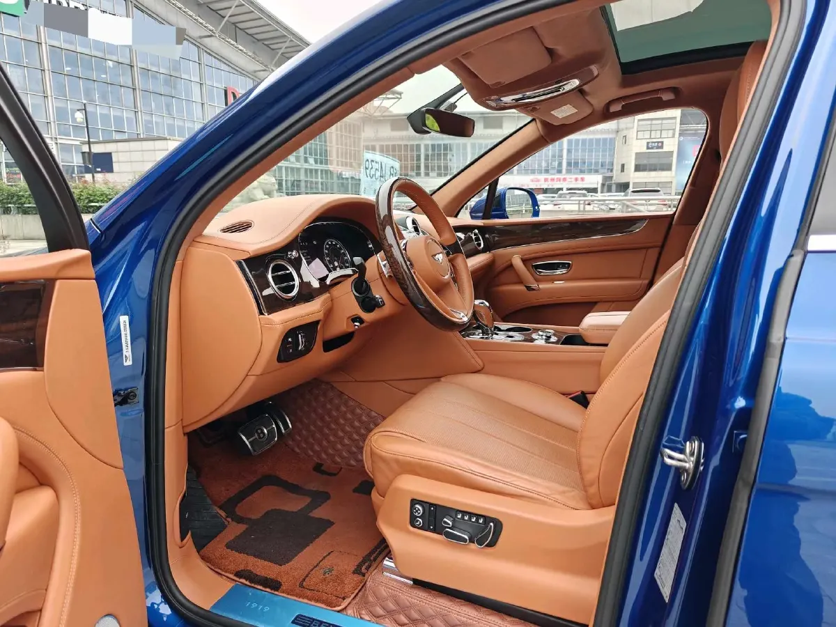 2018 Bentley Bentayga 4.0T 550HP V8 8AT,autocango,china used car exporter,china ev exporter,chinese used car exporter,chinese used ev exporter