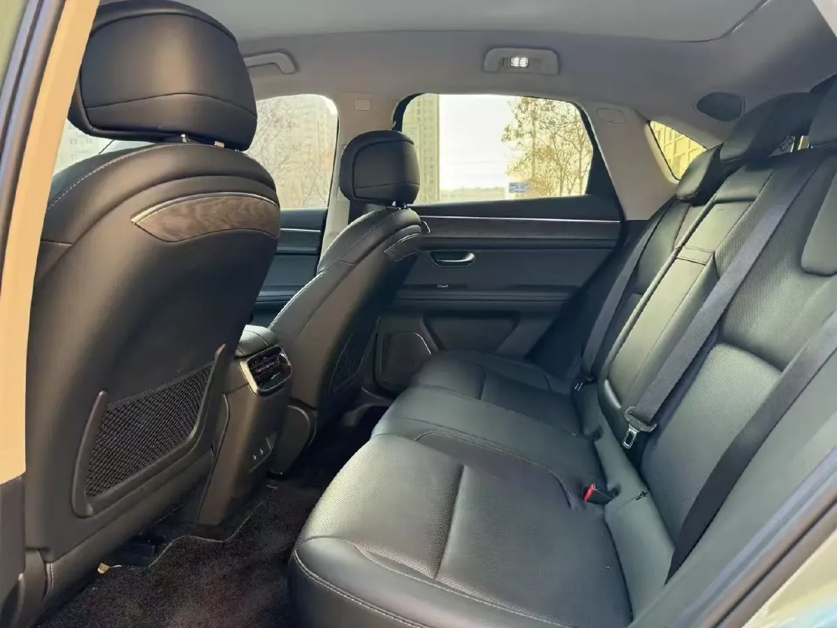 2022 JMC YuHu 7 2.0T 141HP L4 8AT,autocango,china used car exporter,china ev exporter,chinese used car exporter,chinese used ev exporter