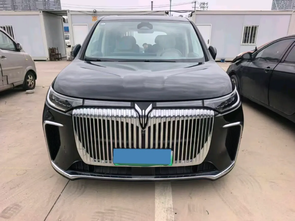 2025 Voyah Dream 1.5T 150HP L4 PHEV 41.7KWH,autocango,china used car exporter,china ev exporter,chinese used car exporter,chinese used ev exporter