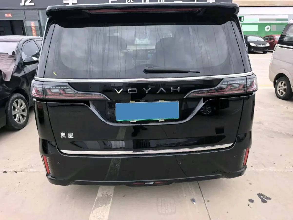 2025 Voyah Dream 1.5T 150HP L4 PHEV 41.7KWH,autocango,china used car exporter,china ev exporter,chinese used car exporter,chinese used ev exporter