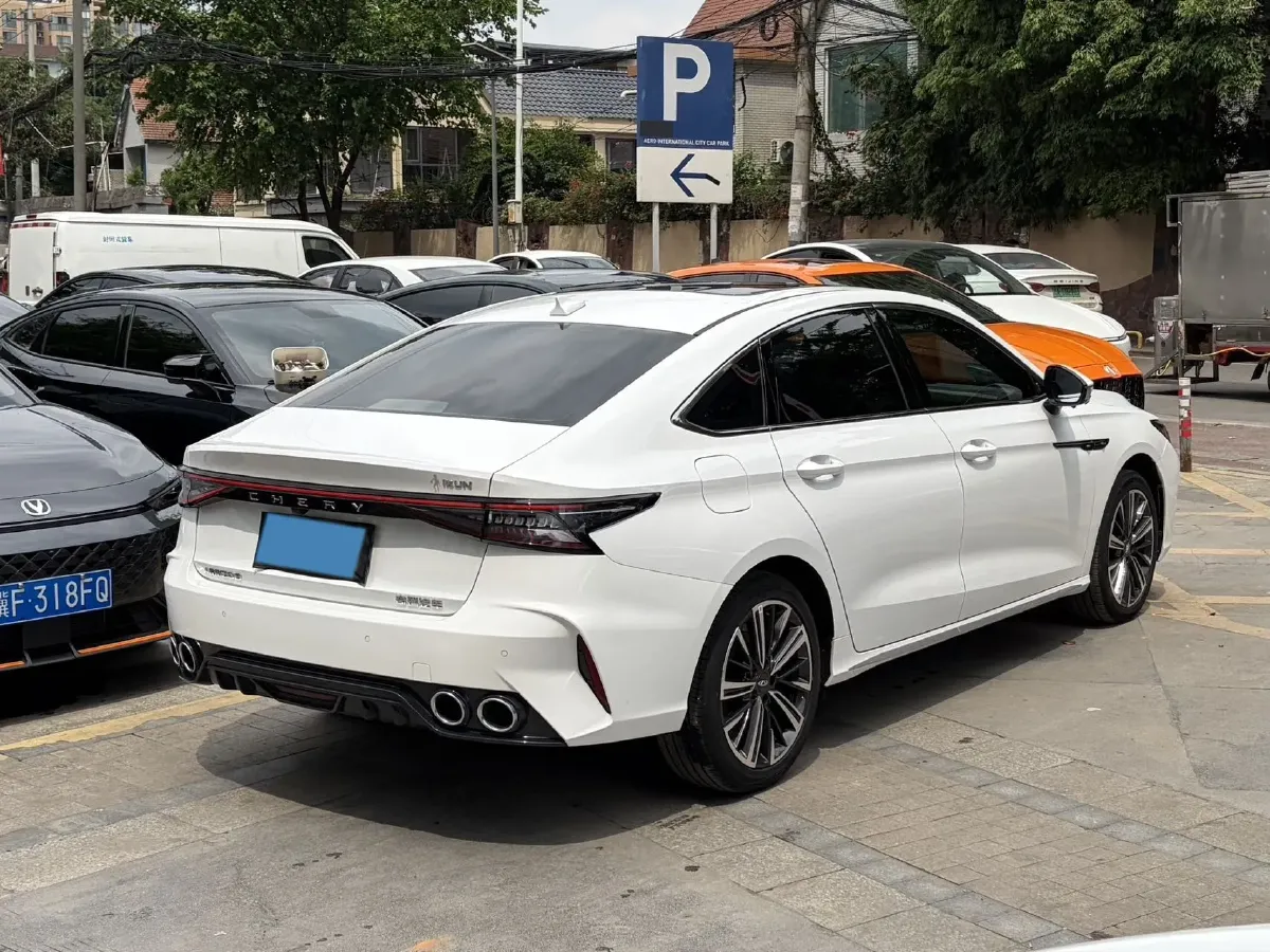 2025 Chery Arrizo 8 1.6T 197HP L4 7DCT,autocango,china used car exporter,china ev exporter,chinese used car exporter,chinese used ev exporter