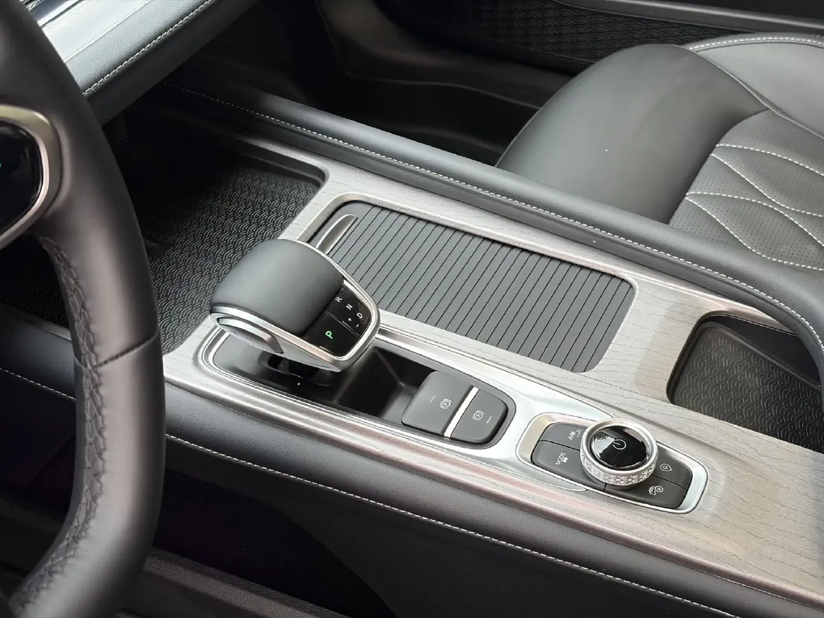 2025 Chery Arrizo 8 1.6T 197HP L4 7DCT,autocango,china used car exporter,china ev exporter,chinese used car exporter,chinese used ev exporter