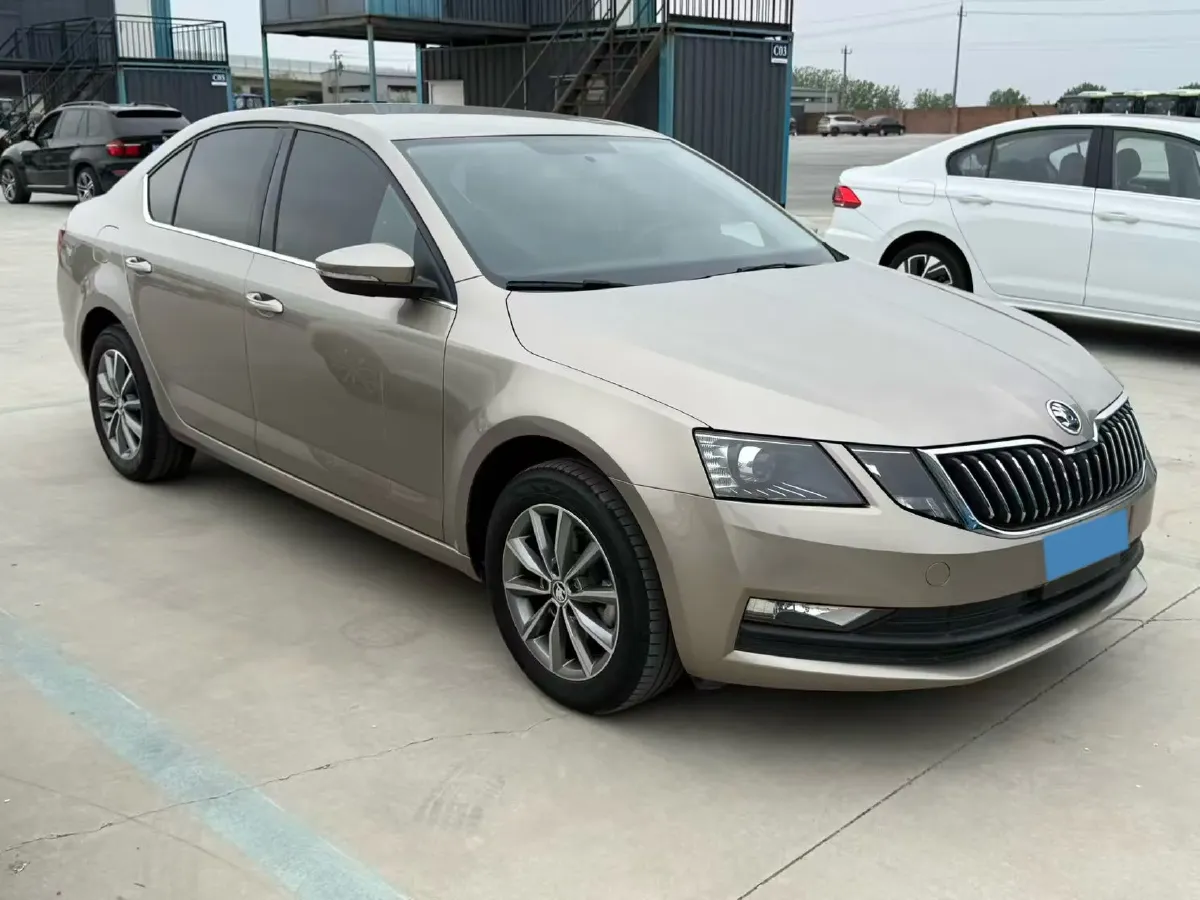 2022 Skoda Octavia 1.5L 113HP L4 6AT,autocango,china used car exporter,china ev exporter,chinese used car exporter,chinese used ev exporter