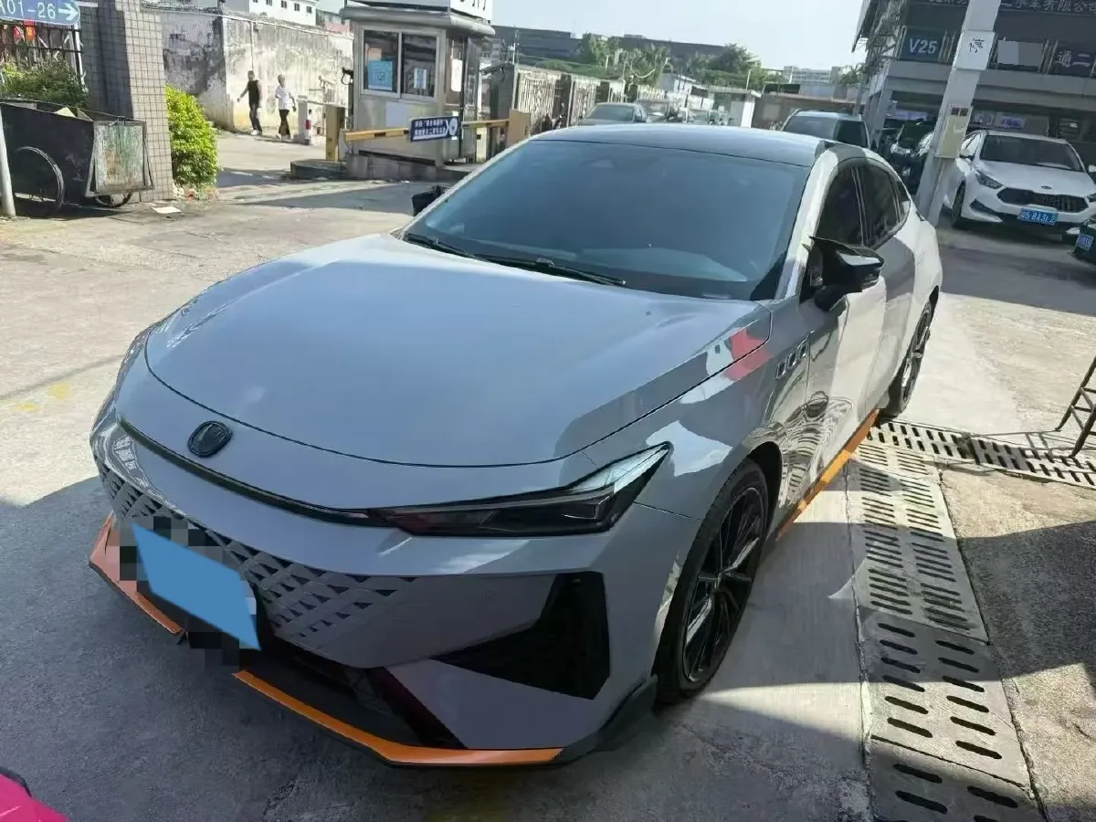 2024 ChangAn UNI-V 1.5T 188HP L4 7DCT,autocango,china used car exporter,china ev exporter,chinese used car exporter,chinese used ev exporter