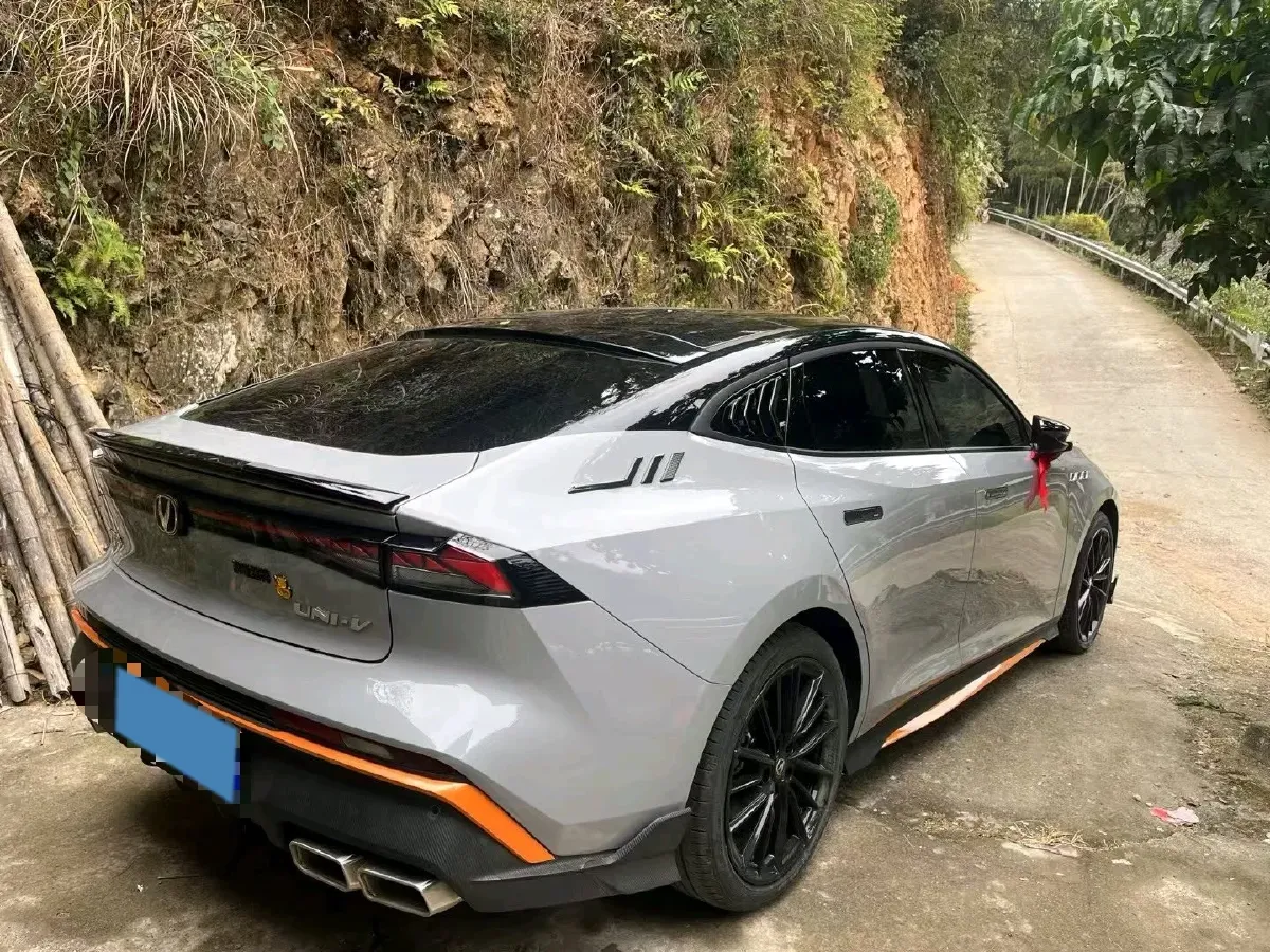 2024 ChangAn UNI-V 1.5T 188HP L4 7DCT,autocango,china used car exporter,china ev exporter,chinese used car exporter,chinese used ev exporter