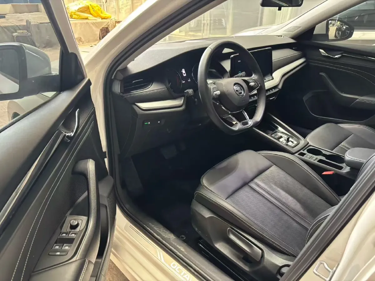 2022 Skoda Octavia 1.4T 150HP L4 7DCT,autocango,china used car exporter,china ev exporter,chinese used car exporter,chinese used ev exporter