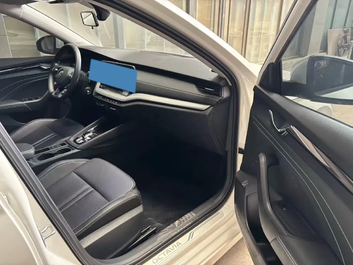 2022 Skoda Octavia 1.4T 150HP L4 7DCT,autocango,china used car exporter,china ev exporter,chinese used car exporter,chinese used ev exporter