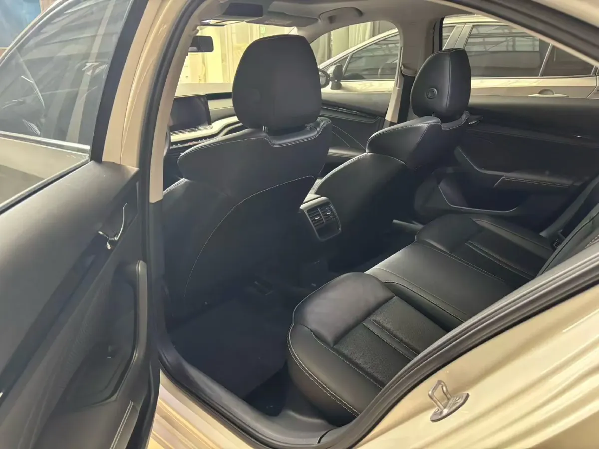 2022 Skoda Octavia 1.4T 150HP L4 7DCT,autocango,china used car exporter,china ev exporter,chinese used car exporter,chinese used ev exporter