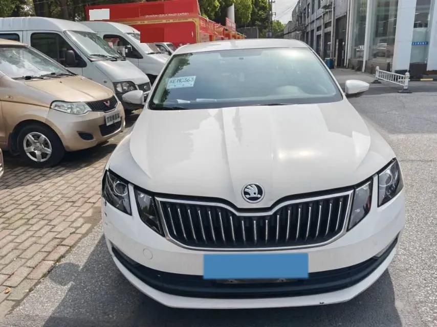 2019 Skoda Octavia 1.5L 116HP L4 6AT,autocango,china used car exporter,china ev exporter,chinese used car exporter,chinese used ev exporter