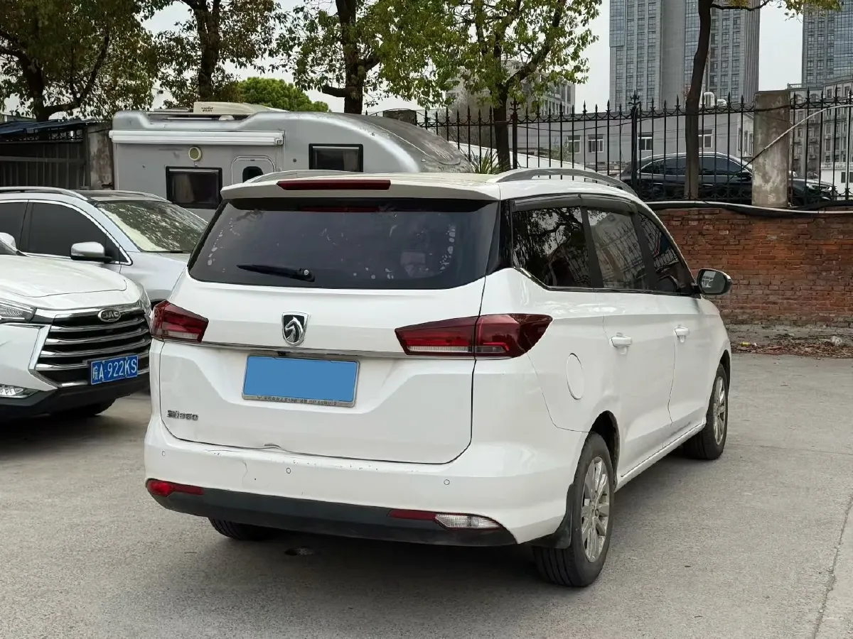 2019 BaoJun 360 1.5L 105HP L4 6MT,autocango,china used car exporter,china ev exporter,chinese used car exporter,chinese used ev exporter
