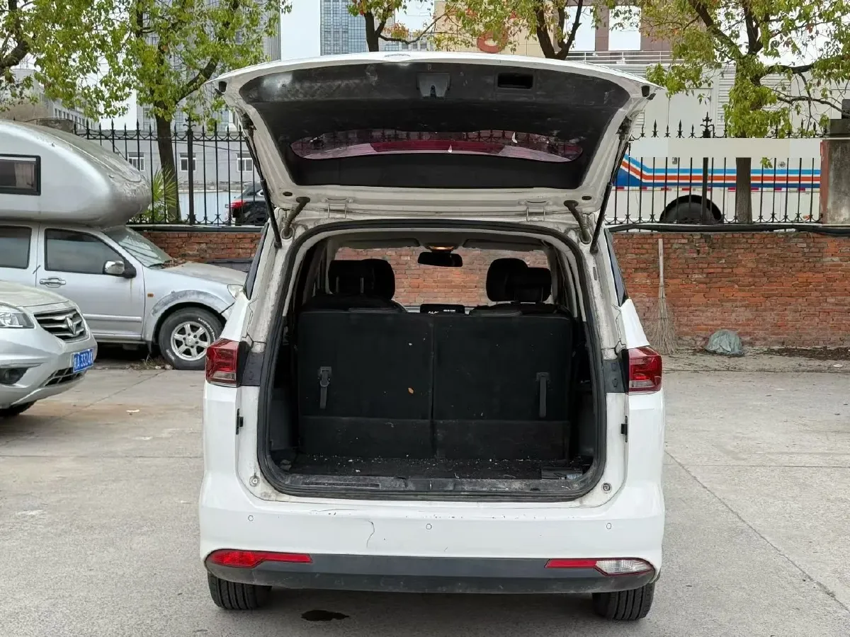2019 BaoJun 360 1.5L 105HP L4 6MT,autocango,china used car exporter,china ev exporter,chinese used car exporter,chinese used ev exporter