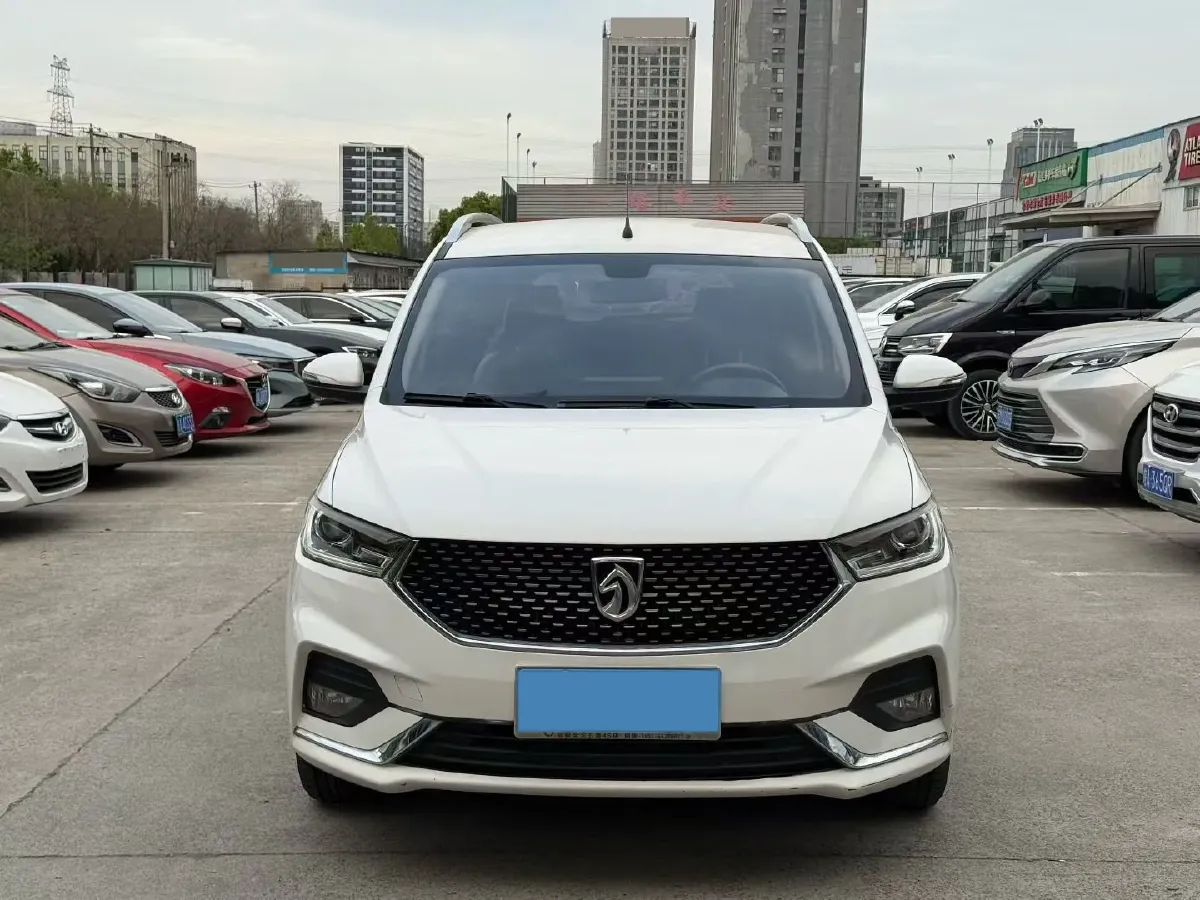 2019 BaoJun 360 1.5L 105HP L4 6MT,autocango,china used car exporter,china ev exporter,chinese used car exporter,chinese used ev exporter