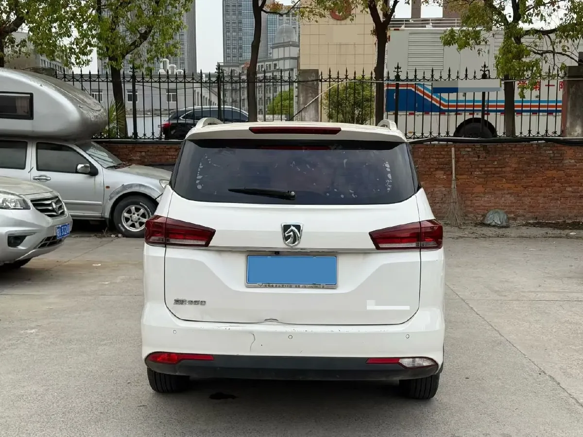 2019 BaoJun 360 1.5L 105HP L4 6MT,autocango,china used car exporter,china ev exporter,chinese used car exporter,chinese used ev exporter