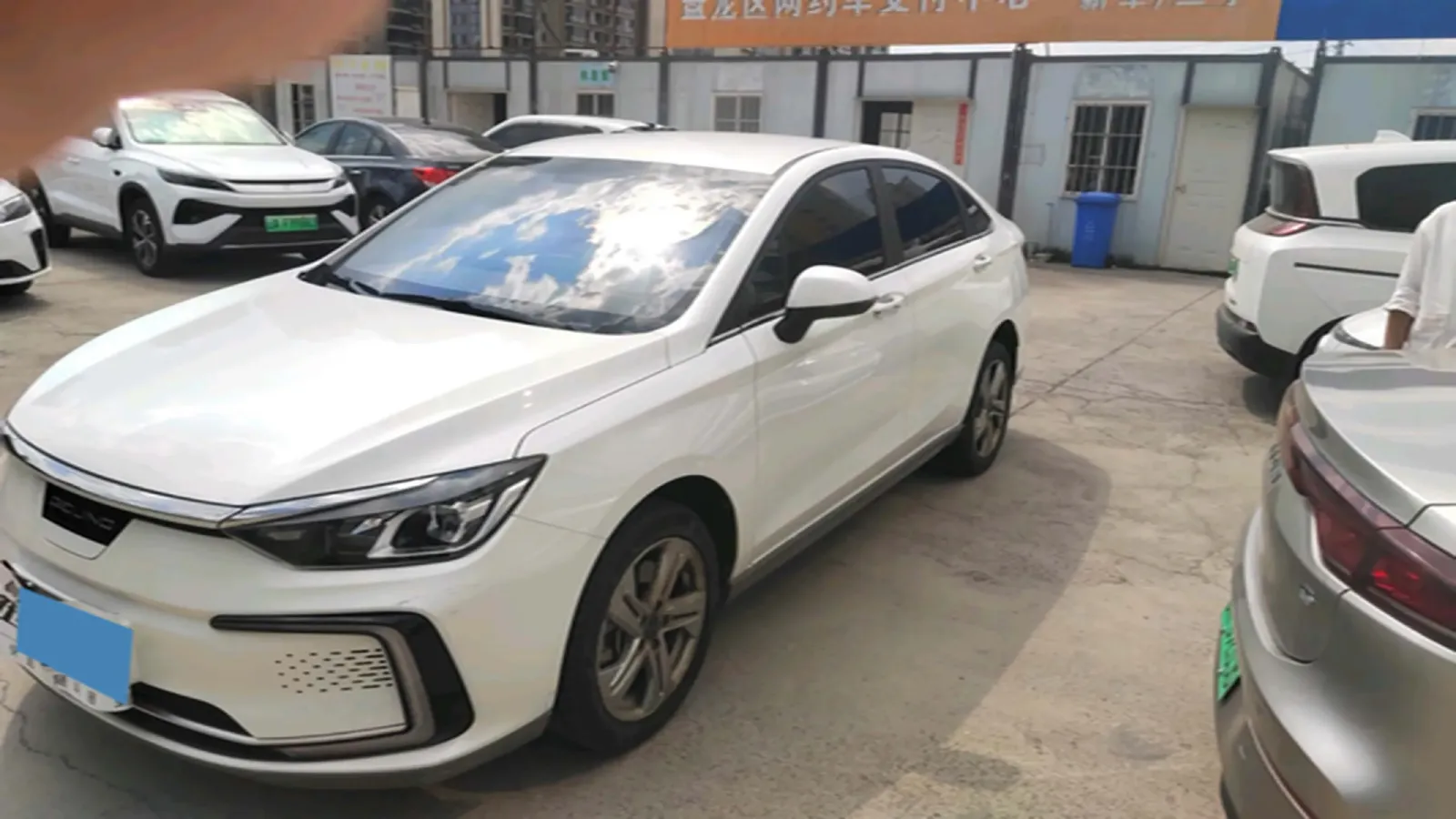 2022 Bestune B70 2.0T 224HP L4 6AT,autocango,china used car exporter,china ev exporter,chinese used car exporter,chinese used ev exporter