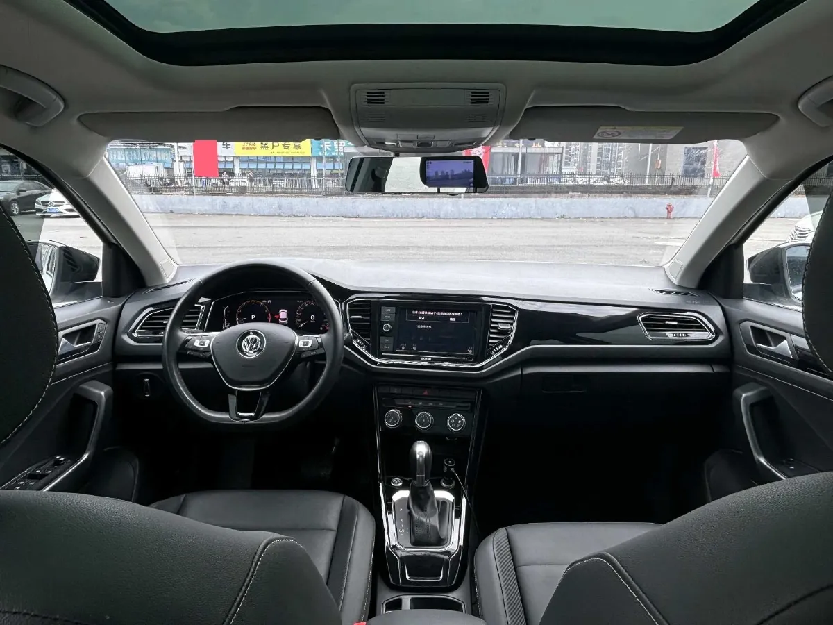 2020 Volkswagen T-Roc 1.4T 150HP L4 7DCT,autocango,china used car exporter,china ev exporter,chinese used car exporter,chinese used ev exporter