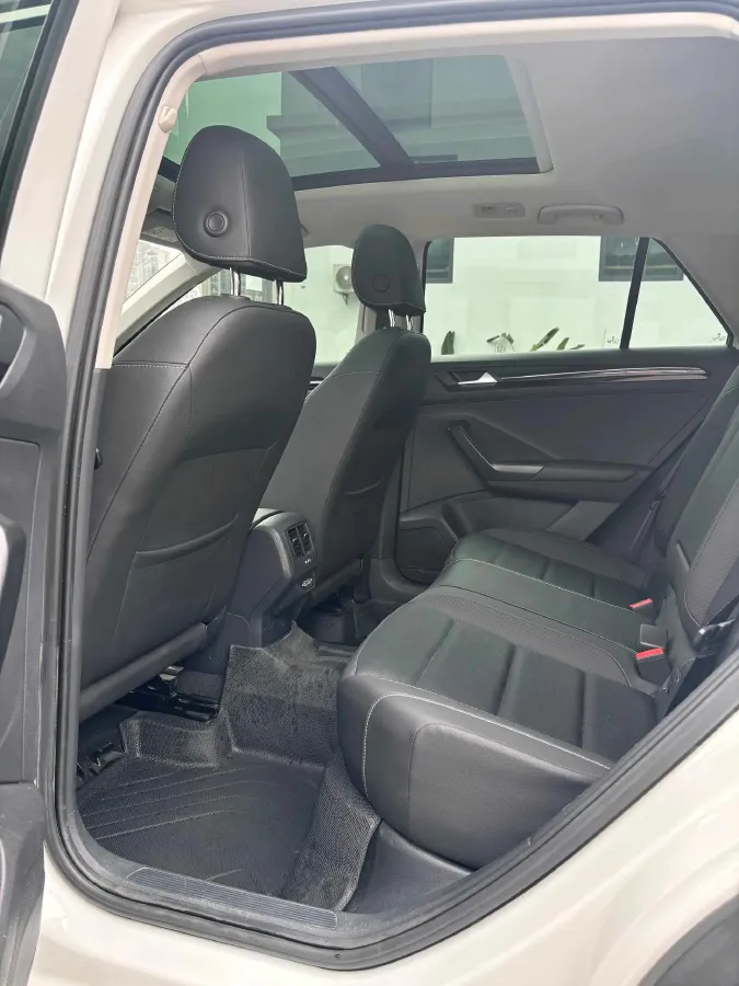 2020 Volkswagen T-Roc 1.4T 150HP L4 7DCT,autocango,china used car exporter,china ev exporter,chinese used car exporter,chinese used ev exporter