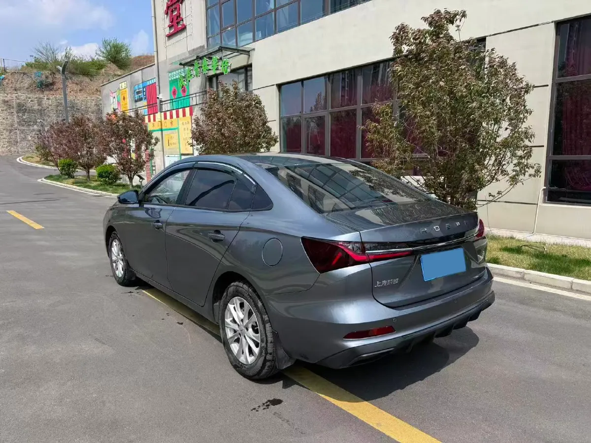 2023 Roewe i5 1.5L 129HP L4 5MT,autocango,china used car exporter,china ev exporter,chinese used car exporter,chinese used ev exporter