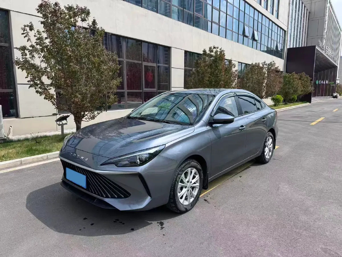 2023 Roewe i5 1.5L 129HP L4 5MT,autocango,china used car exporter,china ev exporter,chinese used car exporter,chinese used ev exporter