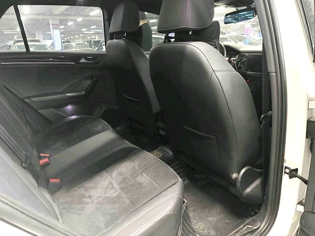 2018 Jeep Renegade 2.0L 155HP L4 9AT,autocango,china used car exporter,china ev exporter,chinese used car exporter,chinese used ev exporter