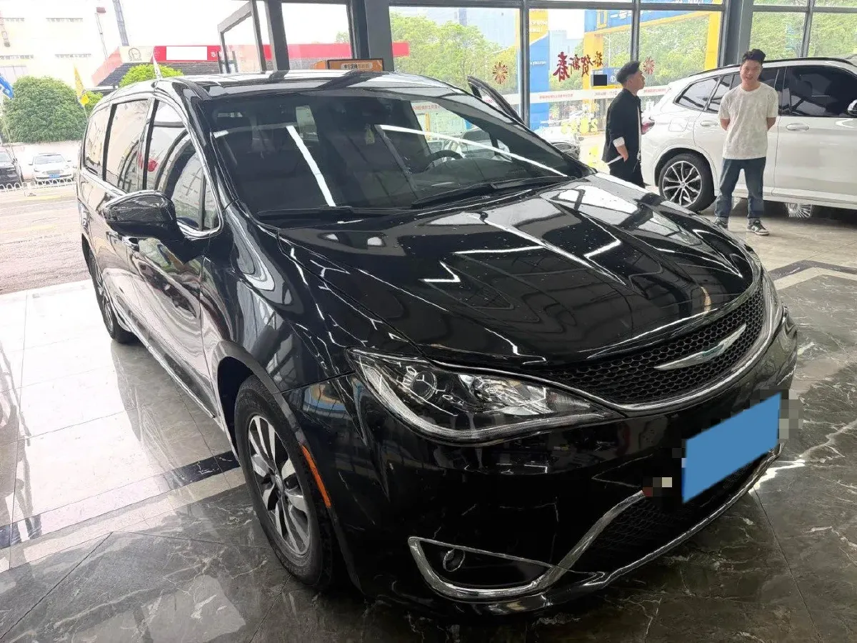 2018 Chrysler Pacifica 3.6L 245HP V6 E-CVT PHEV 16KWH,autocango,china used car exporter,china ev exporter,chinese used car exporter,chinese used ev exporter