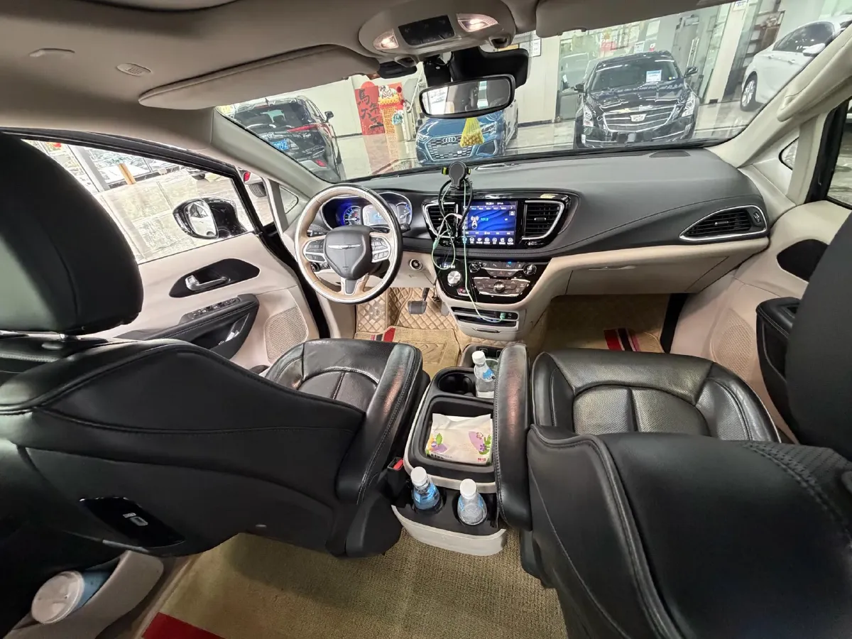 2018 Chrysler Pacifica 3.6L 245HP V6 E-CVT PHEV 16KWH,autocango,china used car exporter,china ev exporter,chinese used car exporter,chinese used ev exporter