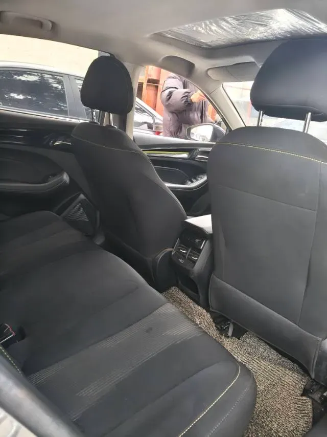 2021 Roewe i5 1.5L 120HP L4 CVT,autocango,china used car exporter,china ev exporter,chinese used car exporter,chinese used ev exporter