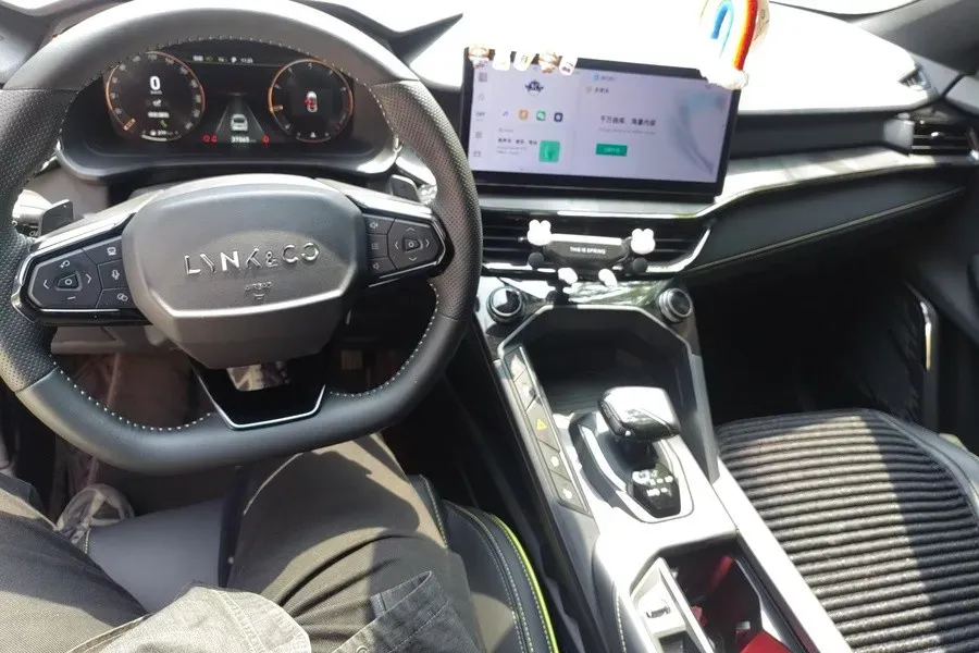 2023 LYNK&CO 06 1.5T 181HP L4 7DCT,autocango,china used car exporter,china ev exporter,chinese used car exporter,chinese used ev exporter