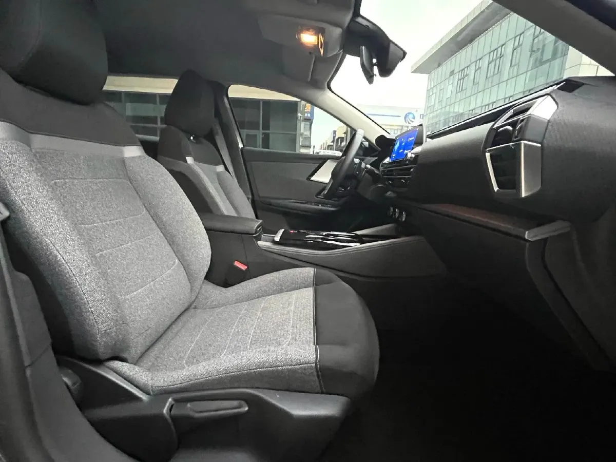 2023 Geely Galaxy L7 1.5T 163HP L4 3DHT PHEV 9.11KWH,autocango,china used car exporter,china ev exporter,chinese used car exporter,chinese used ev exporter