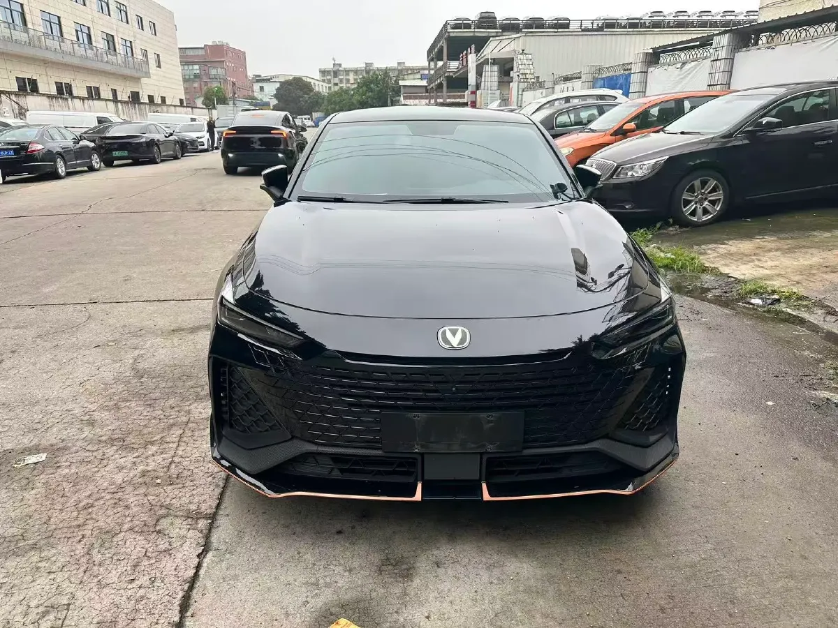 2022 ChangAn UNI-V 2.0T 233HP L4 8AT,autocango,china used car exporter,china ev exporter,chinese used car exporter,chinese used ev exporter