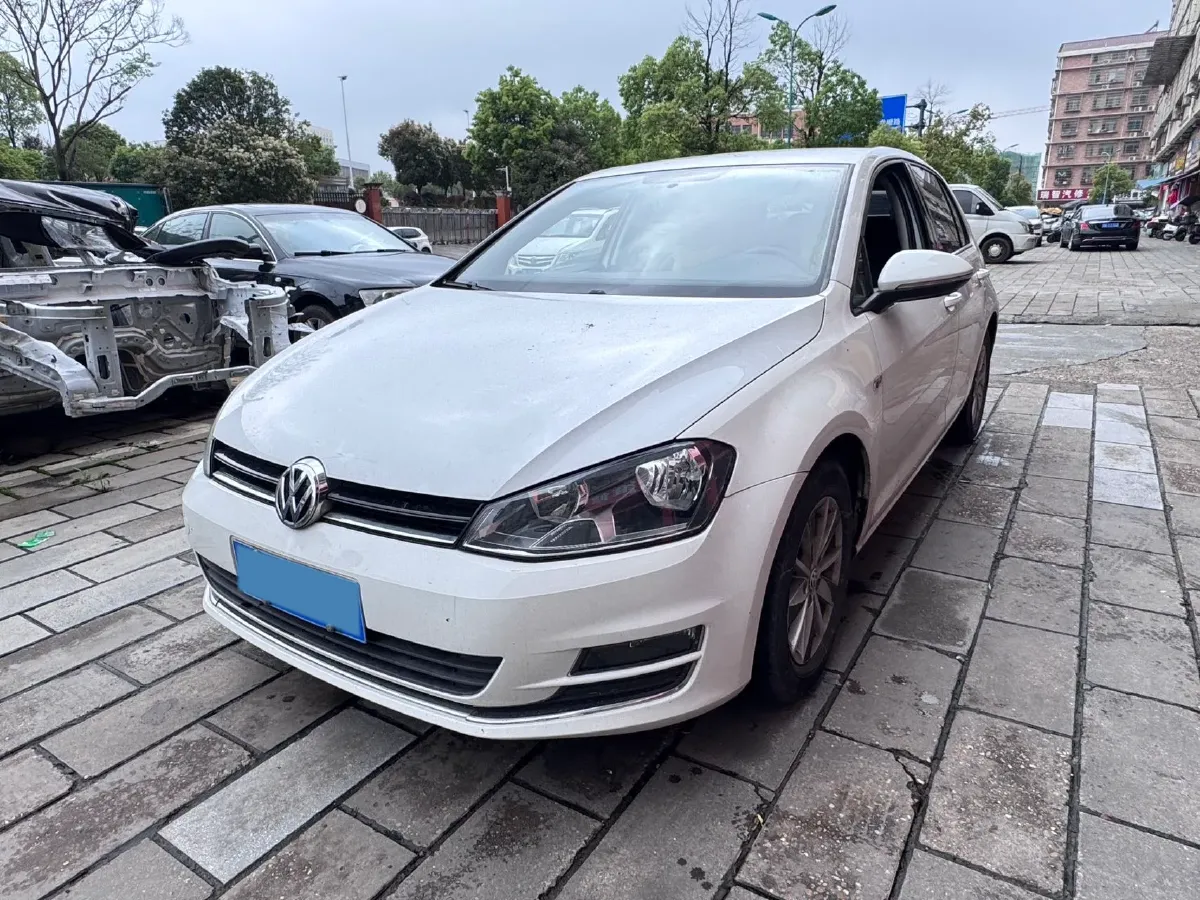 2014 Volkswagen Golf 1.4T 131HP L4 5MT,autocango,china used car exporter,china ev exporter,chinese used car exporter,chinese used ev exporter