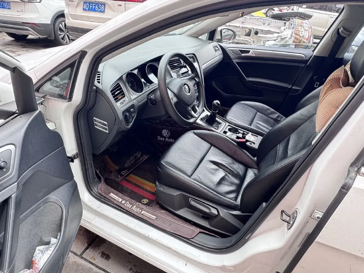 2014 Volkswagen Golf 1.4T 131HP L4 5MT,autocango,china used car exporter,china ev exporter,chinese used car exporter,chinese used ev exporter