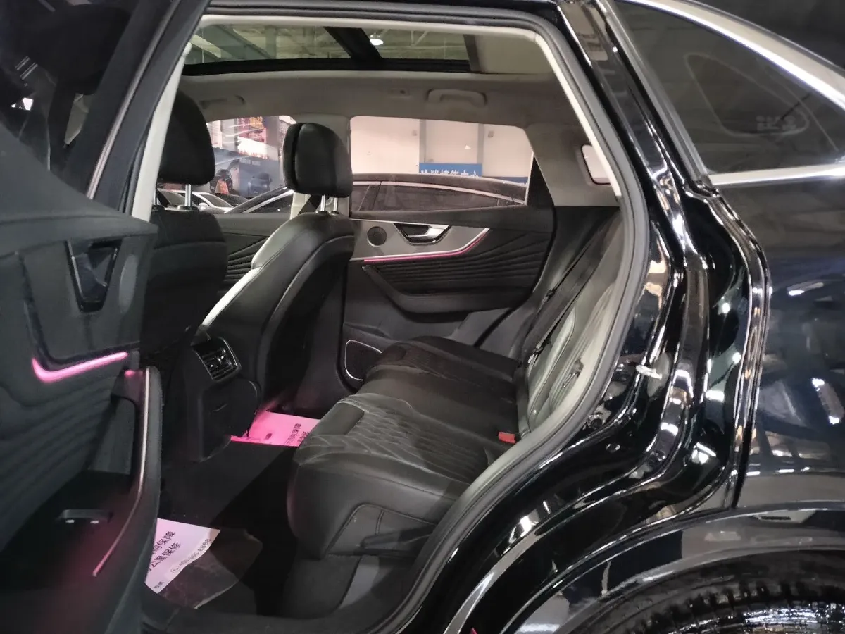 2023 HongQi HS5 2.0T 252HP L4 8AT,autocango,china used car exporter,china ev exporter,chinese used car exporter,chinese used ev exporter