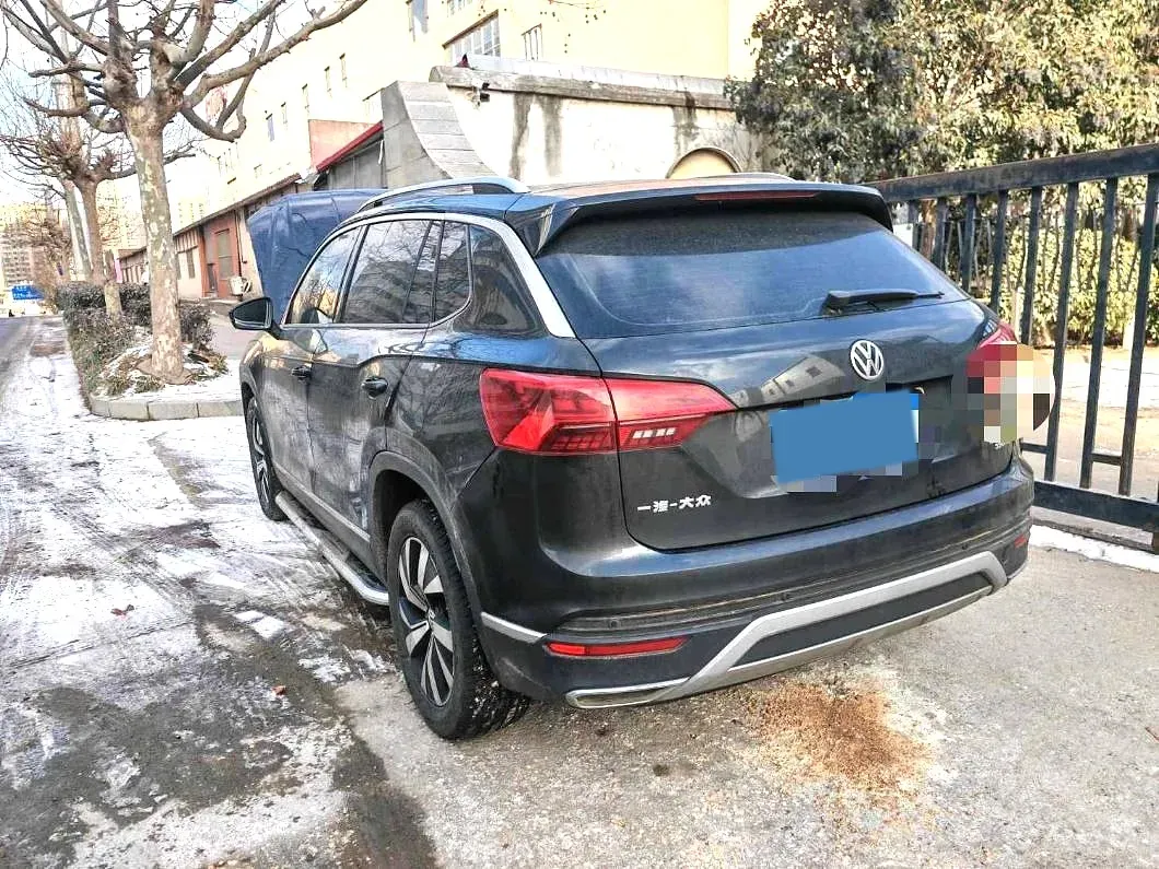 2019 Jeep Cherokee 2.0T 234HP L4 9AT,autocango,china used car exporter,china ev exporter,chinese used car exporter,chinese used ev exporter