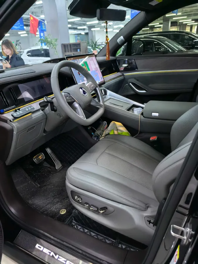 2025 Denza D9 1.5T 156HP L4 E-CVT PHEV 40KWH,autocango,china used car exporter,china ev exporter,chinese used car exporter,chinese used ev exporter