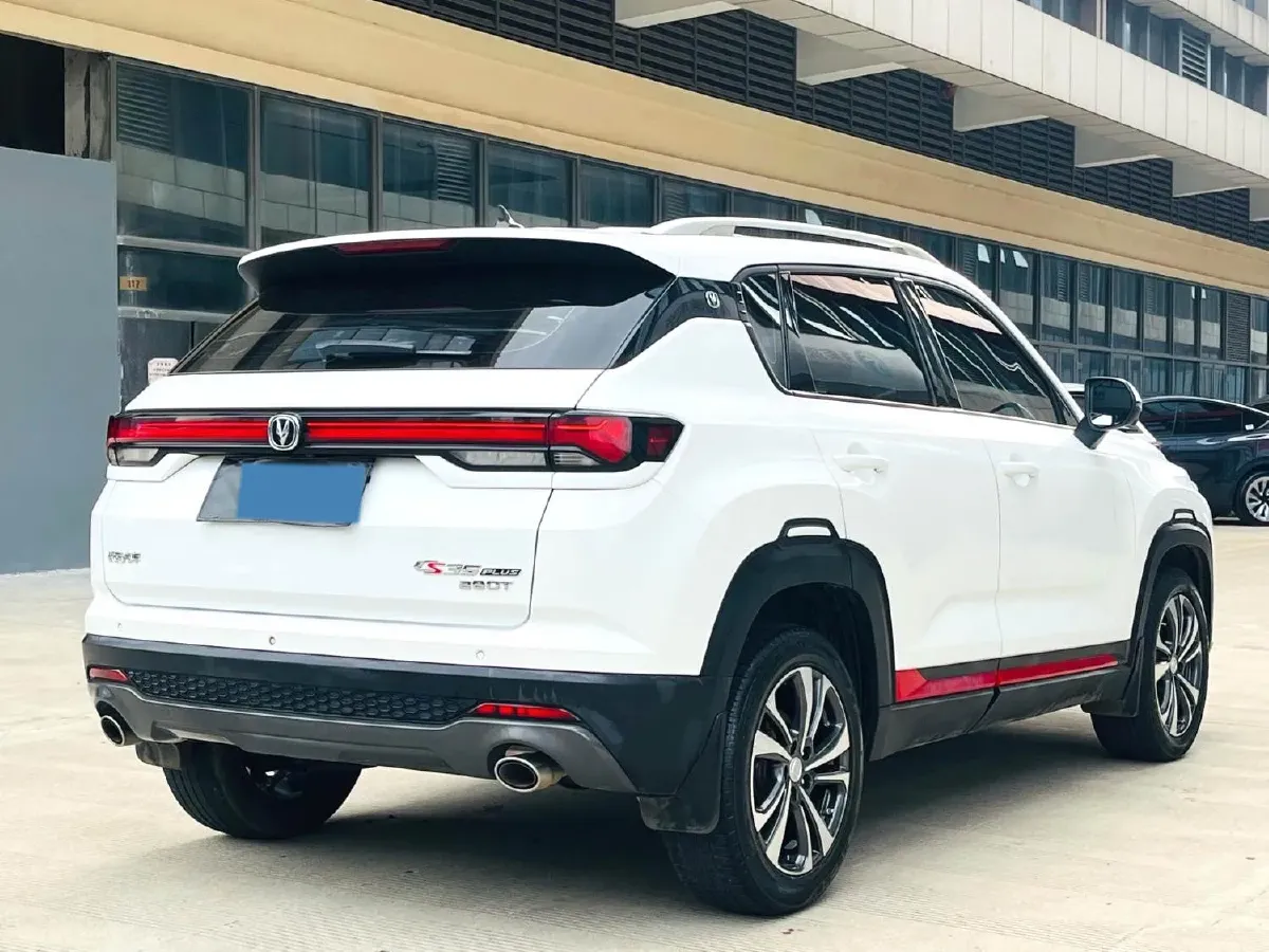 2021 ChangAn CS35 Plus 1.6L 128HP L4 5MT,autocango,china used car exporter,china ev exporter,chinese used car exporter,chinese used ev exporter